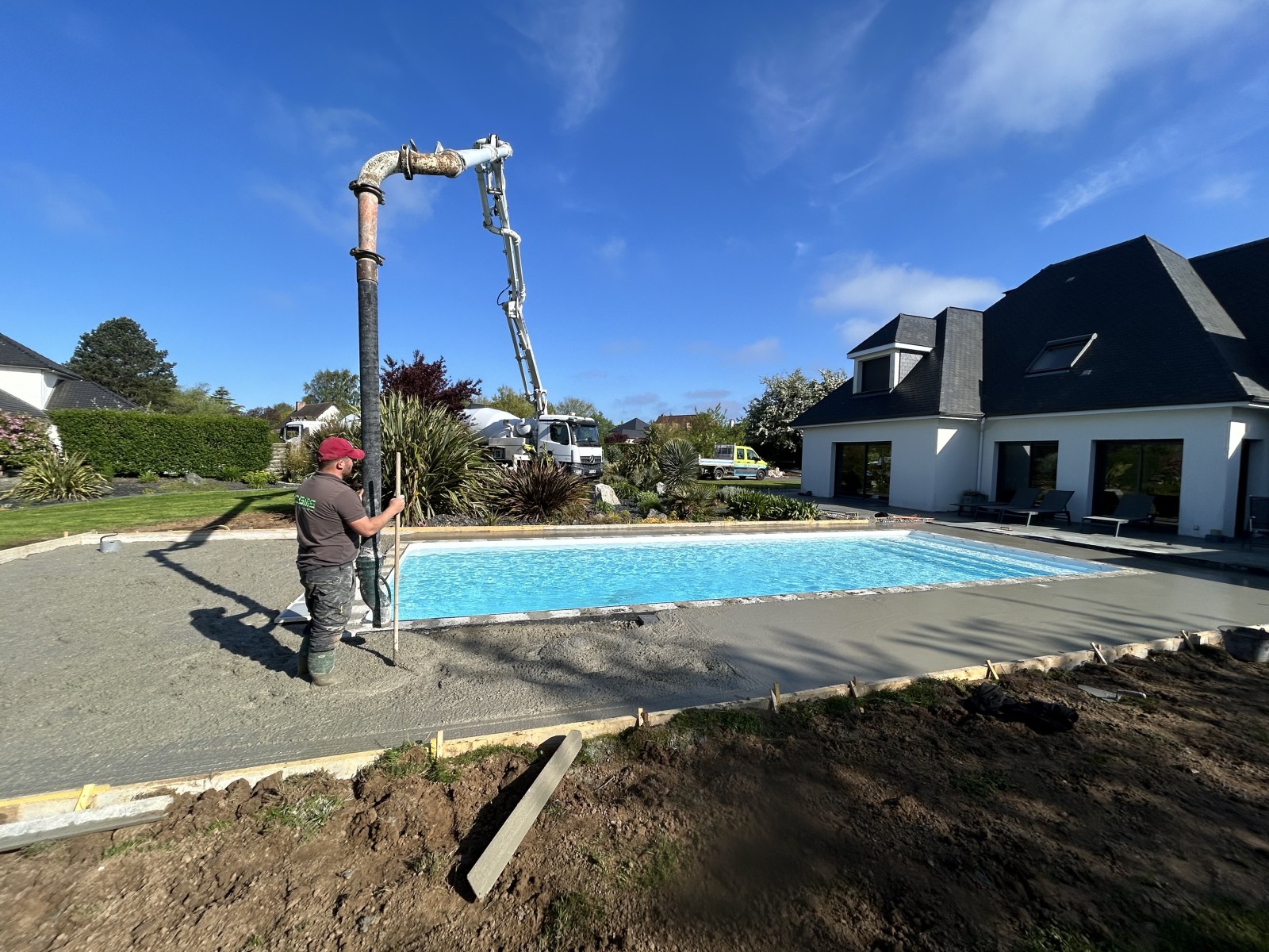 chantier sur Le Havre avant, pendant et la fin du coulage , très belle dalle pour y mettre un beau dôme de 15 ml x 6 ml 